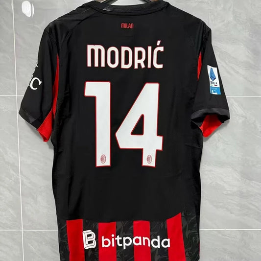 עונת 2025-2026 חולצת משחקי הבית בעיצוב חדש  AC MILAN חולצות של שחקני